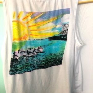 sleeveless t-shirt